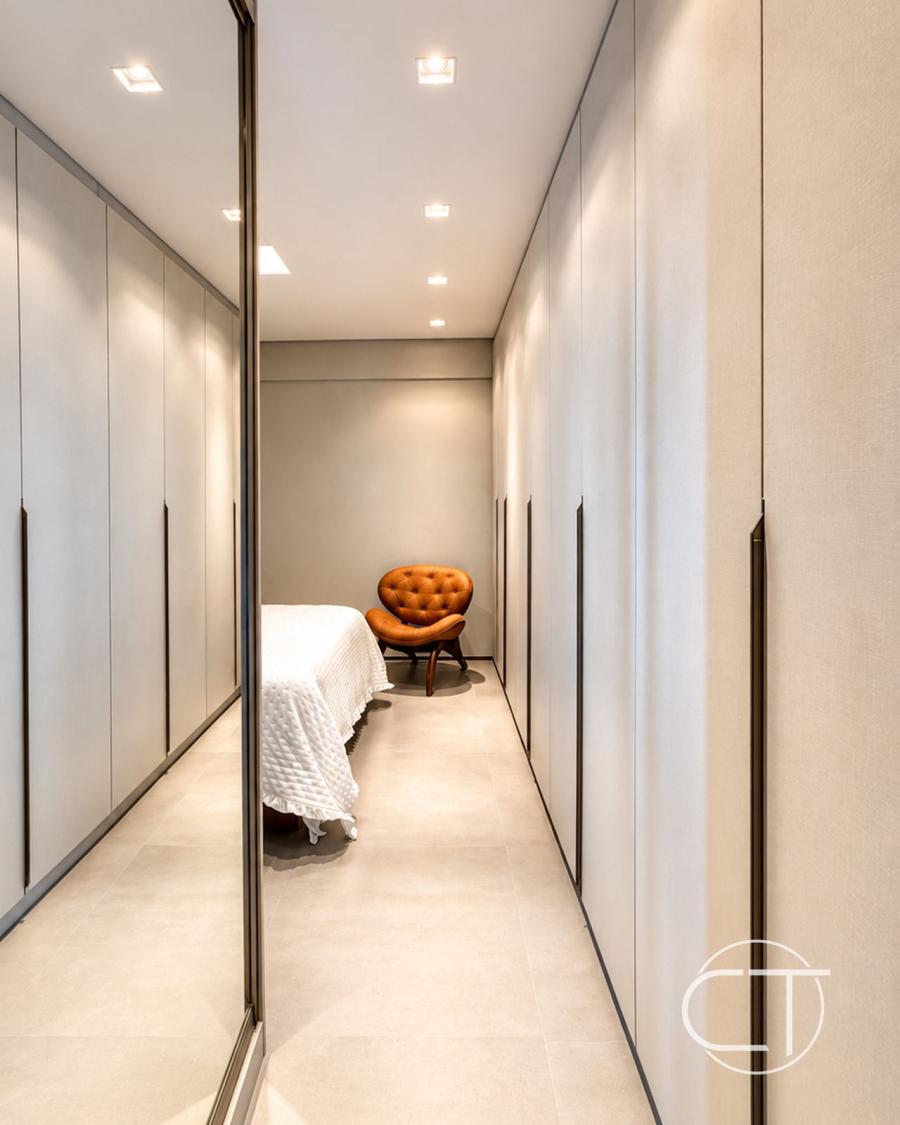 APARTAMENTO COM PÉ DIREITO DE 5,5M